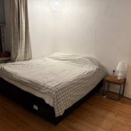 - Shared Bathroom With 1 For Adults 35-60 Lgbt Eu,us,uk Only